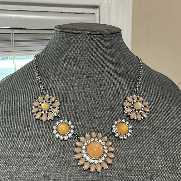 Jewelry - Lia Sophia Statement Necklace